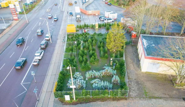 Parkplatz am Stadion schräg